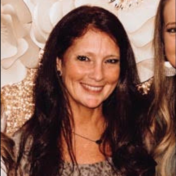 Meet your Posher, Julie - Picture 1 of 1